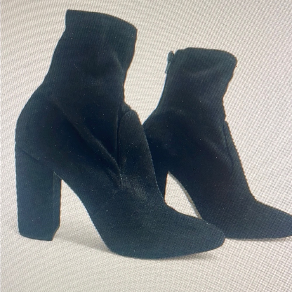 Elegant Black Heeled Boots